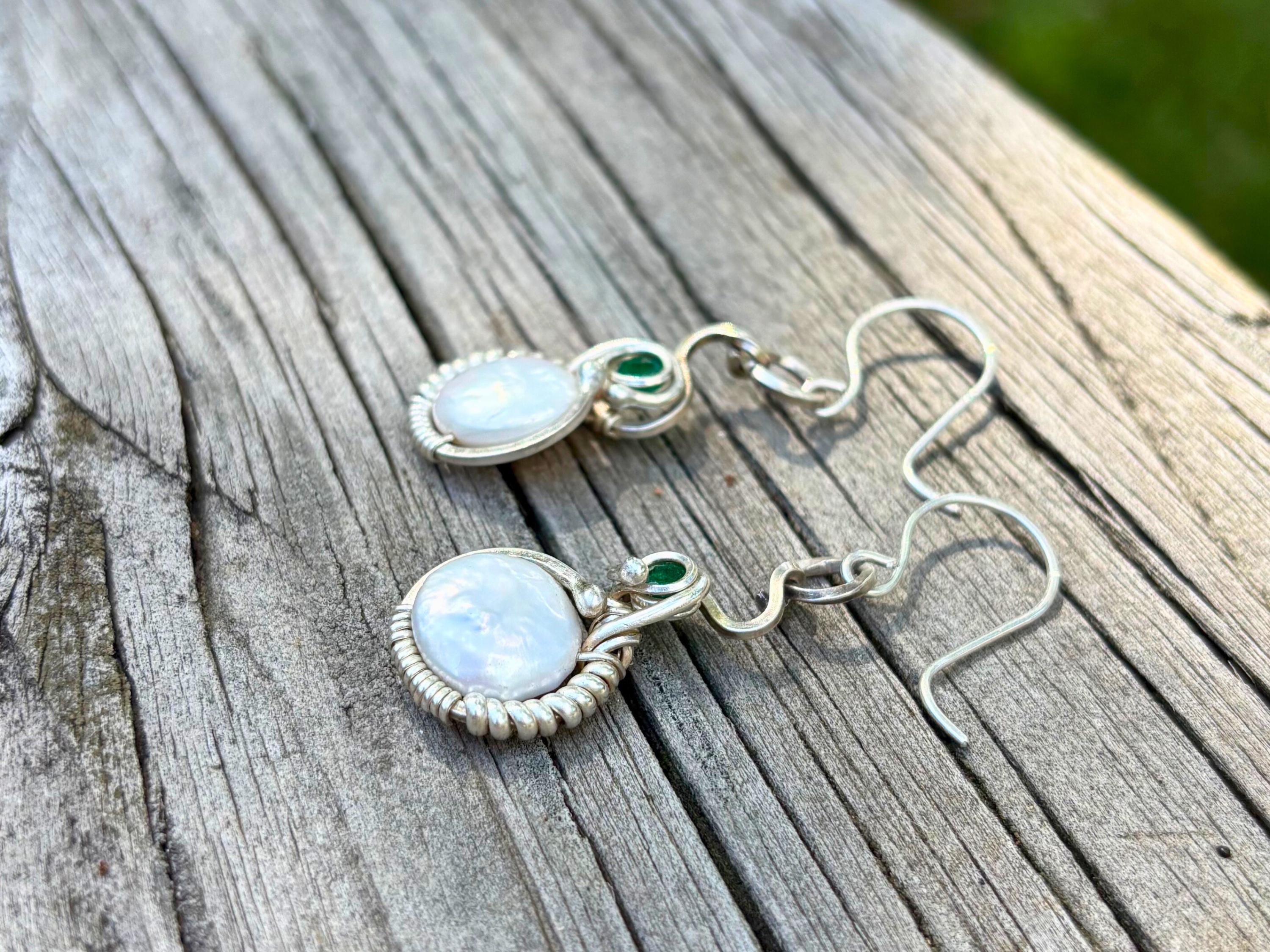 Silver Earrings with Coin Pearl, Emerald