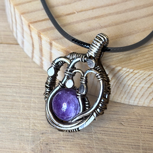 Amethyst and Silver Swirly pendant