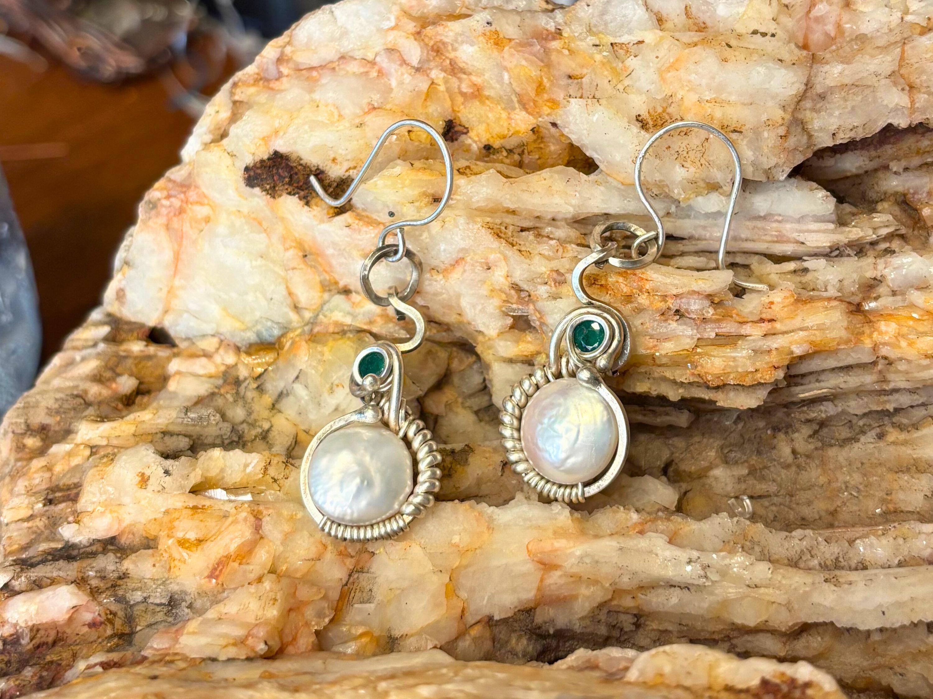 Silver Earrings with Coin Pearl, Emerald