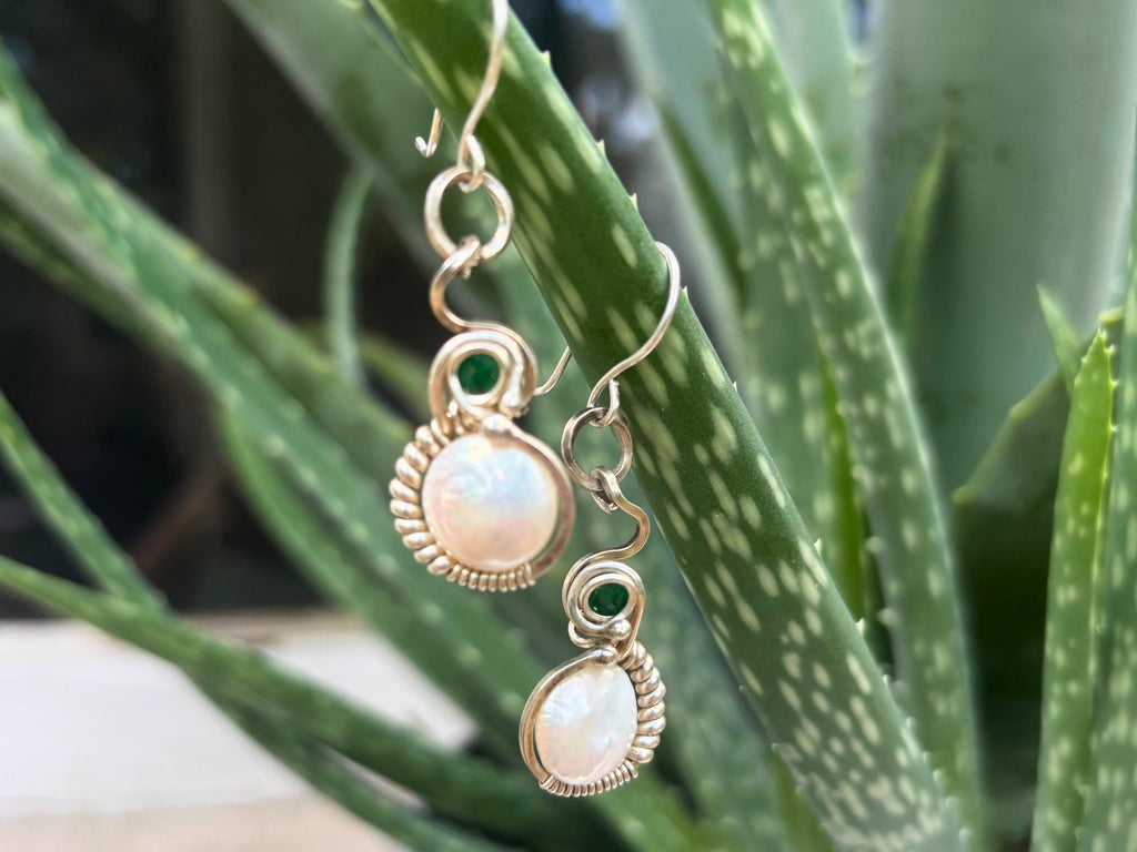 Silver Earrings with Coin Pearl, Emerald
